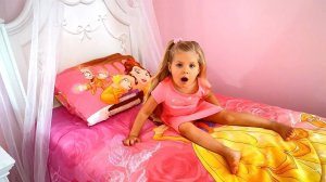 Диана устала и хочет СПАТЬ   Diana wants to sleep