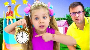 Диана и Рома управляют временем и играют в куклы