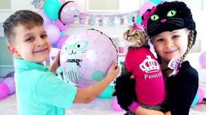 Диана и Рома празднуют День рождения кошки