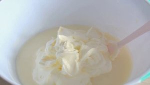 Йогуртовый торт с вишней