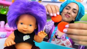 Видео для детей про Беби Бон. Готовлю игрушкам обед с Play Doh! Лепка из пластилина Плей До детям