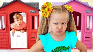 Диана и Рома не поделились игрушками