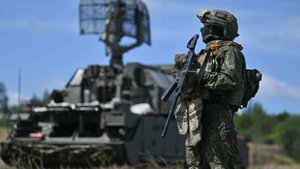 Российские военные виртуозно таранят украинские беспилотники вблизи Часова Яра