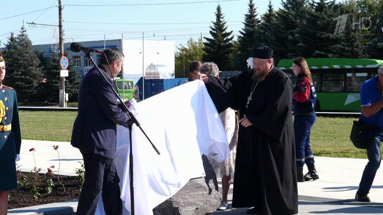 В Курске высадили аллею роз в память о погибших от ВСУ мирных жителях