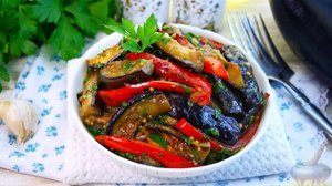 Без неё никак. ЗАКУСКА ИЗ ЖАРЕНЫХ БАКЛАЖАНОВ И ПЕРЦА