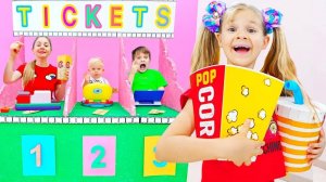 Диана и Рома идут в Кино   Кинотеатр Челлендж для детей