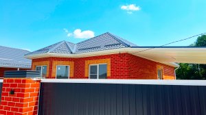 Дом с просторный кухней-гостинной и двумя навесами в отличном месте на Кубани