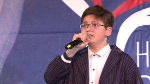 Лев Крыжный. Наталья Задорожная "Мальчишка тормошил на кухне мать"