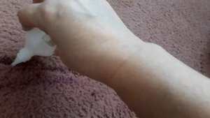 Как эффективно отчистить ковер от лака.