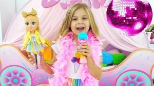 Диана учится петь с Новой куклой Диана Candy Town