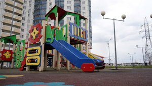 Женщина угрожала убить девочку на детской площадке в Подмосковье