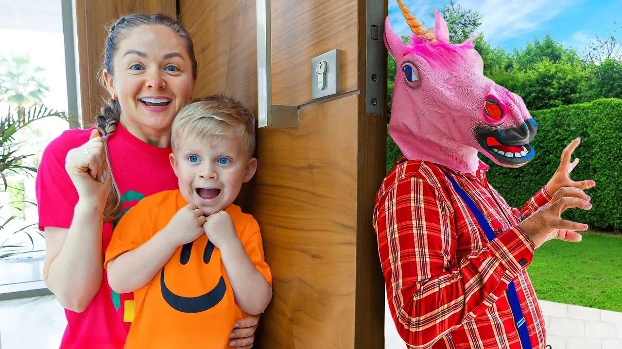 Диана и Рома Кто там за Дверью! и другие Приключенчения для Детей