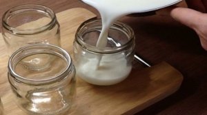 Йогурт с фруктами и ягодами в мультиварке