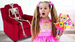 Диана ищет Игрушки в загадочном доме