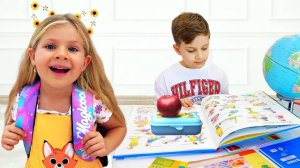 Диана и Рома готовятся к школе