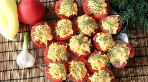 Закуска из кабачков с сыром, помидором и морковью.