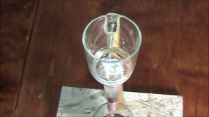 В лампочку налить подсолнечное масло и включить 220V. Что произойдёт