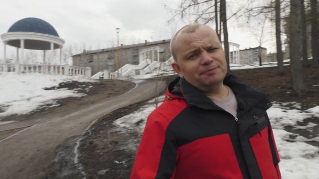 Каменск-Уральский: монумент пушке, мост с подсветкой и легенды города смотреть онлайн