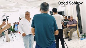 Ozod Sobirov Toʻrtkoʻllik muxlislar davrasida