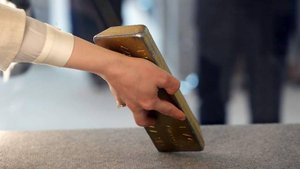 Эксперт рассказал о росте цены золота на фоне глобальной нестабильности