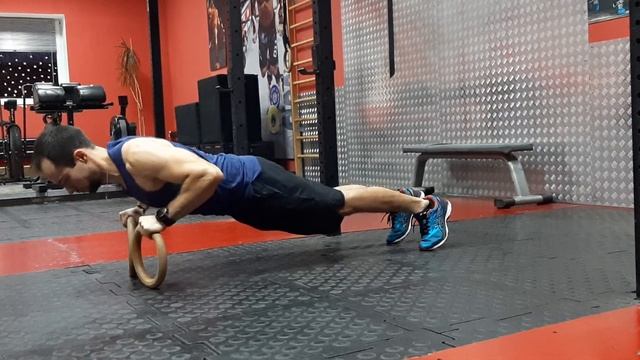 Отжимания на кольцах 1