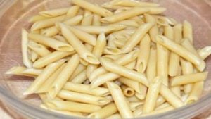 Итальянский салат с макаронами