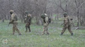 Мины и растяжки на тропе. Любой предмет на пути может оказаться взрывным устройством.
