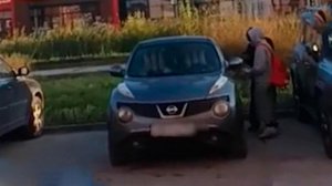 Пытавшиеся отравить военного РФ подростки попали на видео в момент покушения