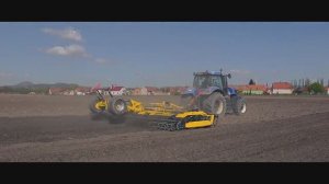Культиватор BEDNAR SWIFTER SO и трактор New Holland