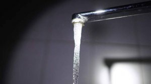 Эксперт рассказал о способах очистки ржавой воды из-под крана
