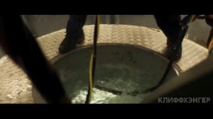 Водолаз-ремонтник застрял ГЛУБОКО ПОД ВОДОЙ без кислорода, в ХОЛОДЕ и полной ТЕМНОТЕ [пересказ]