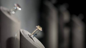 Контрабандный рынок автомобилей и ювелирки в России может достигать 10%