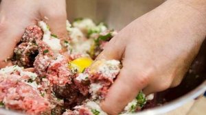 Итальянские мясные шарики в томатном соусе