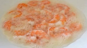 Cалат с руколой и креветками