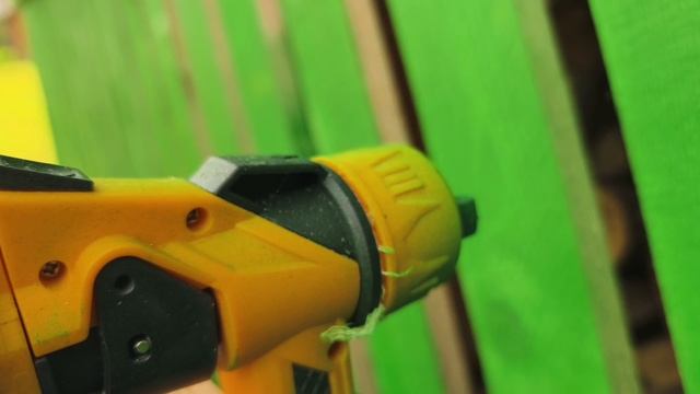 Краскопульт DEKO DKSG20K2  крашу сарай