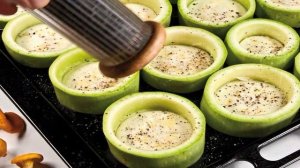 Грибной жульен в кабачковых кокотницах