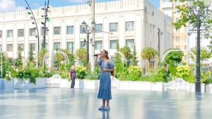 В синем море белой пене из советского мультфильма поёт Надирова Алиса