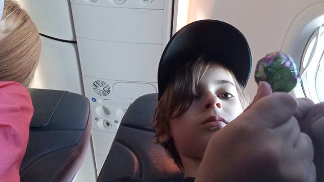 мы улетаем смотреть онлайн