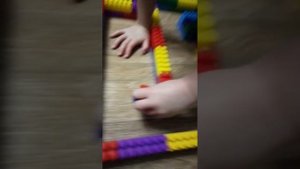 Срочно Посмотрите       здесь мальчик проходит Лабиринт