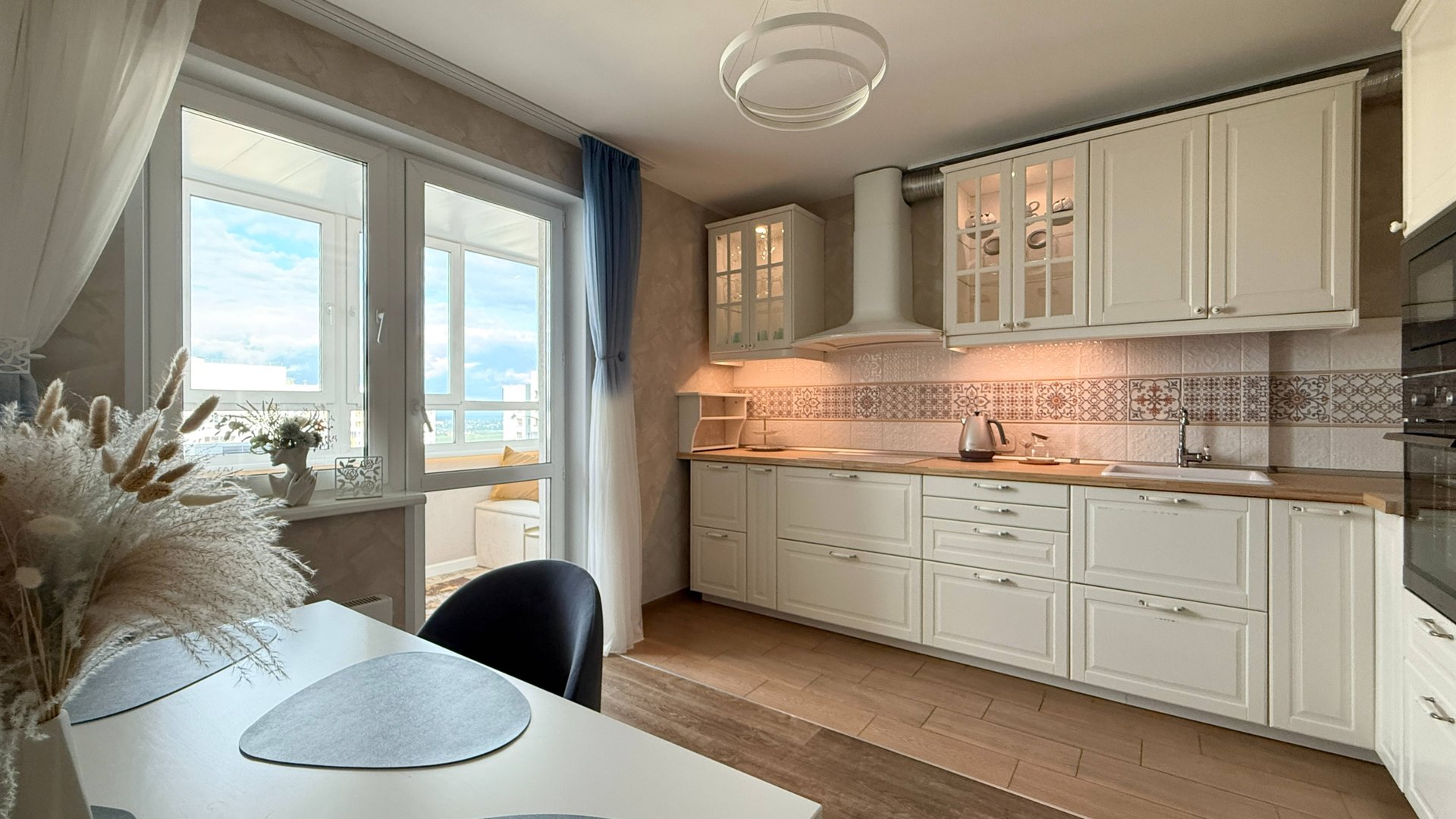 Сдается 2к квартира в ЖК Цветы по адресу: г. Нижний Новгород ул. Сахарова д. 115к1