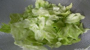 Cалат с кукурузой и яйцами