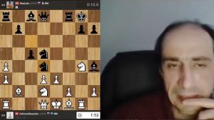 Максим Омариев попёр на меня)) Спасаюсь чудом!)))