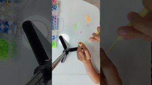 как плести пёрышко из резиночек