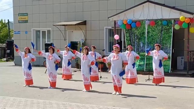 И снова жителей Большевика порадовали "Дечата" из Сунской ЦРБ. смотреть онлайн