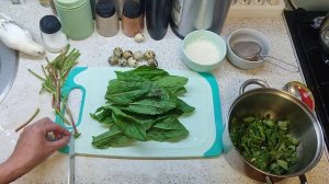 Зеленый борщ с курицей, рисом и щавелем