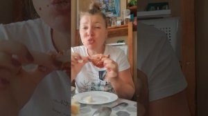 Мукбанг. Ребрышки, салат