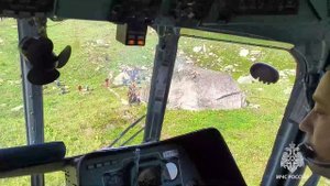 Спасатели МЧС России эвакуировали из природного парка пострадавшую туристку