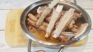 Бараньи ребрышки, томленные под луком