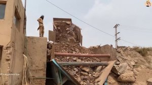 Строительство, дробление щебёнки