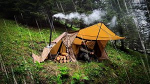 Жаркий поход в палатке под проливным дождем | Одиночный Бушкрафт